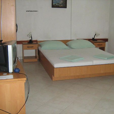 Apartments By The Sea Okrug Gornji, Ciovo - 11231 Trogir Room photo